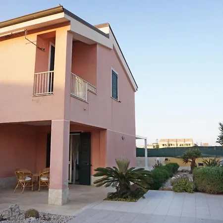 House Alegiu Marzamemi * Reitani